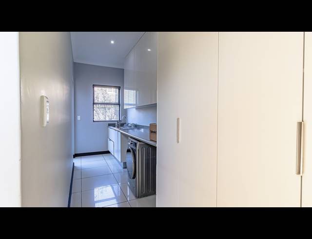 7 BEDROOM HOUSE FOR SALE IN MIDLANDS ESTATE